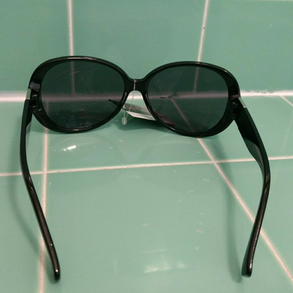 Sunglasses - Picture 5 of 6